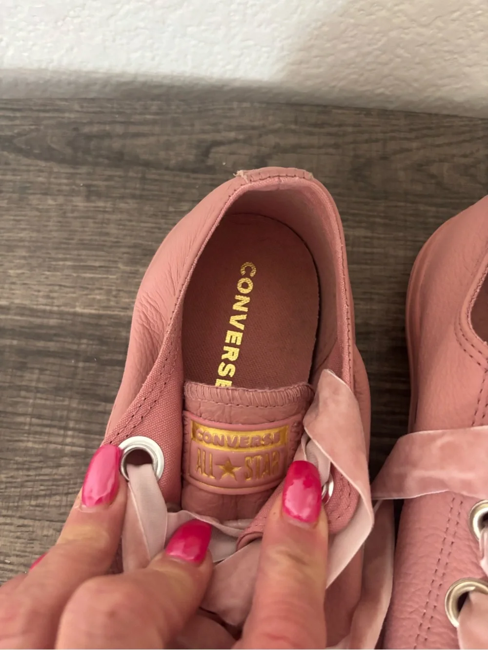 Converse low top